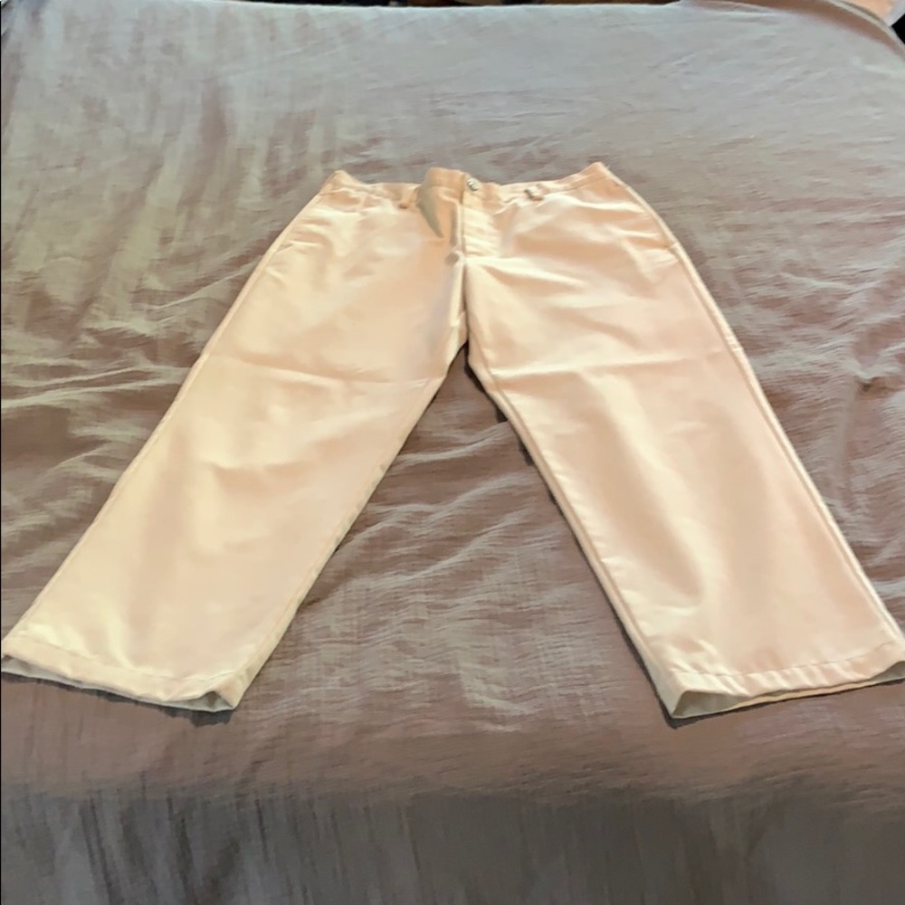 Men’s Izod khaki pants